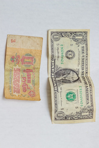 美元和卢布