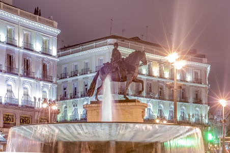 在马德里，西班牙 Carlos 三世的雕像