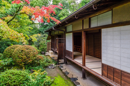 在京都，日本筝在寺