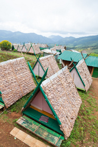 小屋被栽在农业地区附近