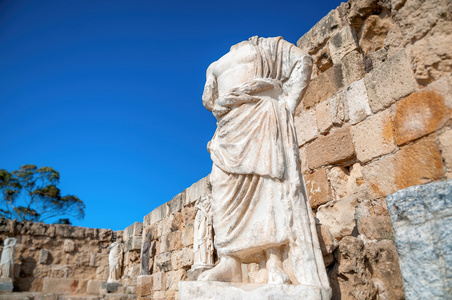 在遗址的萨拉米斯的罗马雕像。法马古斯塔区，塞浦路斯