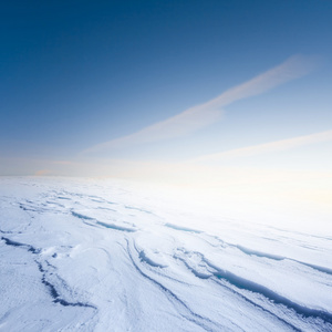 冬天大雪山在清晨