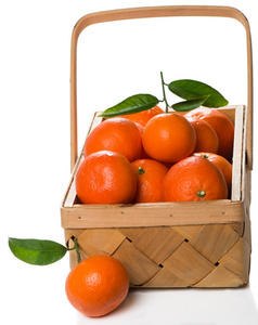 橘子与树叶的板条箱
