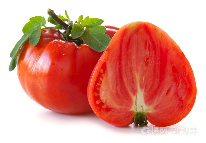 牛心番茄分离在白色上.