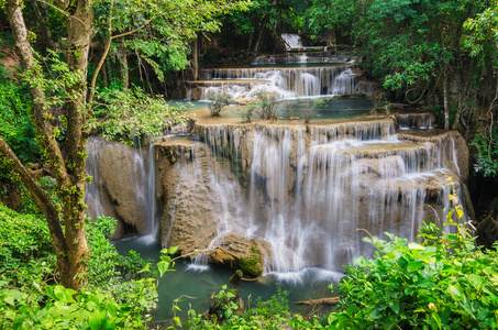 北碧府，泰国的 Amezing 瀑布