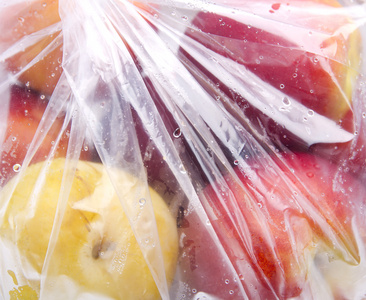 塑料袋水果装入一个塑料袋里的水果照片