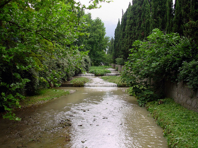 小河