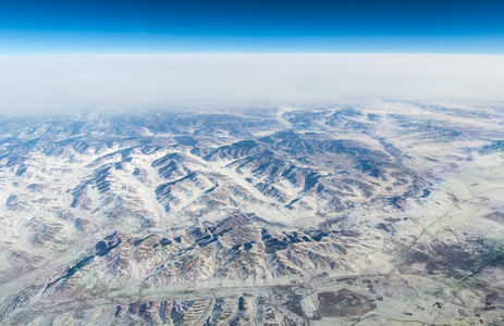 在中国西部戈壁沙漠的鸟瞰图