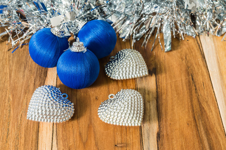 蓝色装饰圣诞节和新年。论的背景