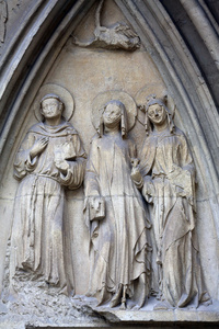 圣徒，门面 Minoriten 坐在维也纳的雕像
