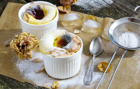 粉彩贝伦 (粉彩 de nata)-葡式蛋挞糕点照片