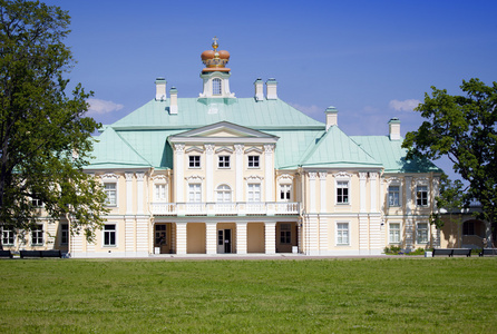 俄罗斯。彼得斯堡。西奥拉宁巴姆 罗蒙诺索夫。较低的公园。大 Menshikovsky 宫