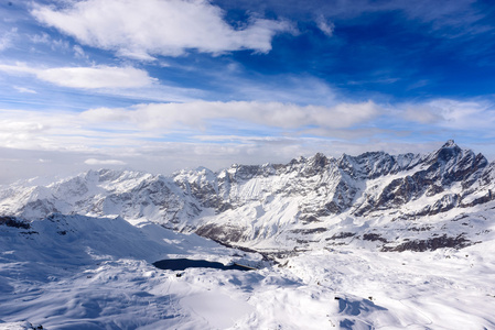 奔宁阿尔卑斯山