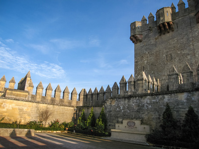 中世纪的城堡，在阿莫多瓦德尔里奥