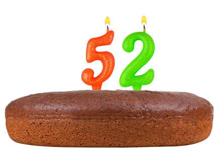 生日蛋糕蜡烛数 52 孤立照片