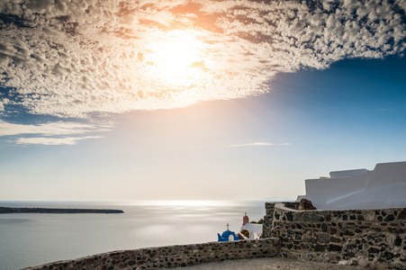 美丽的日落希腊圣托里尼岛