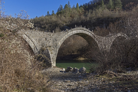 桥的 Plakidas 或 Kalogeriko，品都斯山脉，Zagori，伊庇鲁斯