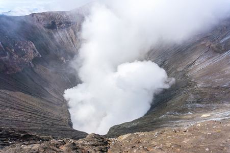 溴火山口