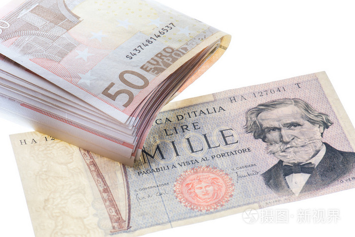 老式的意大利纸币和欧元钱