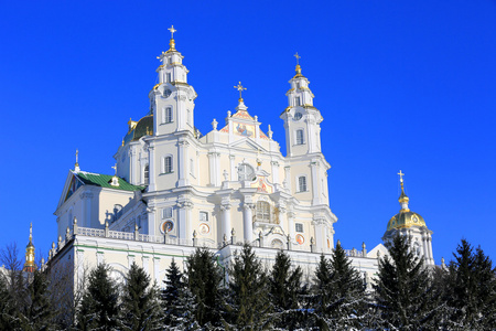 Pochaev 的修道院在美好的一天