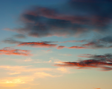 夕阳燃烧天空的天堂