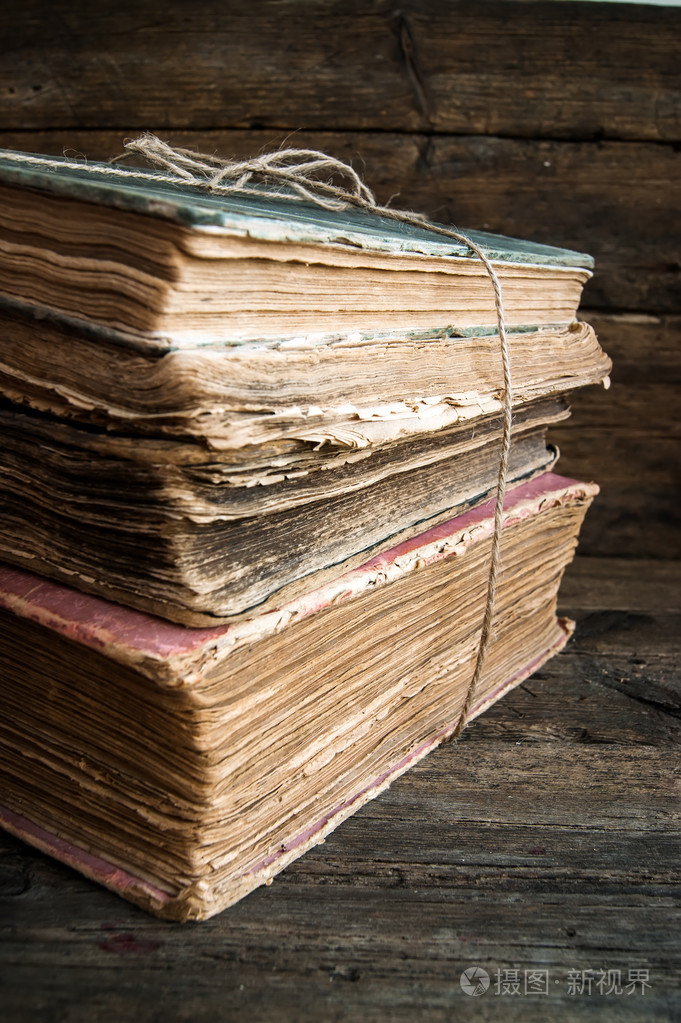 堆栈的旧书籍