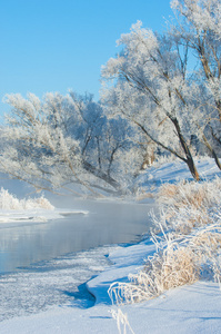 冬潮冬季冬眠时间是北半球一年中最冷的季节，从12月到2月，南半球从6月到8月。