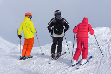 在滑雪场游客