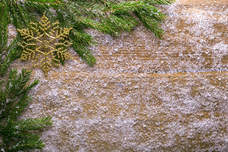 节日装饰与雪