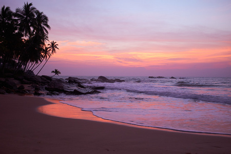 日落和热带海滩