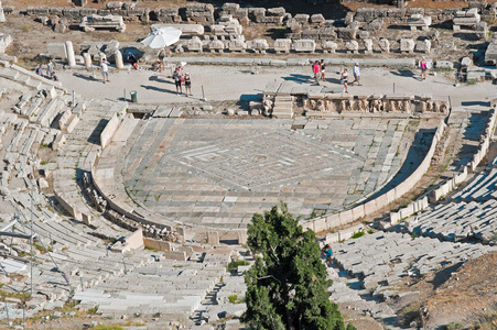 在雅典，希腊的狄俄尼索斯剧场 Eleuthereus
