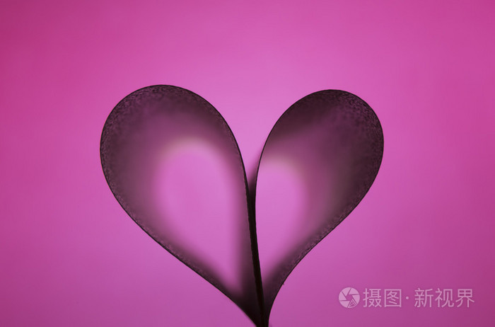 在渐变背景上的心