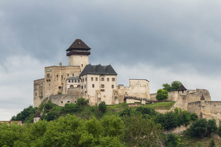 在斯洛伐克 Trencin 城市的中世纪城堡