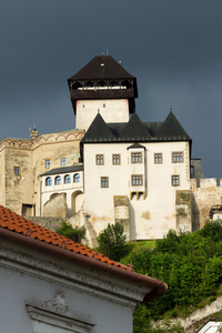 在斯洛伐克 Trencin 城市的中世纪城堡