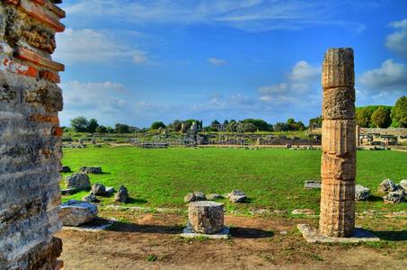 古希腊的柱子和遗迹