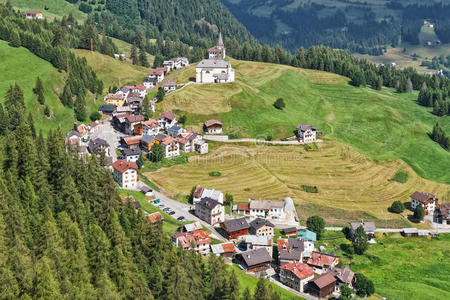 dolomitilaste村