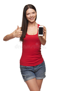 快乐的女人在展示手机