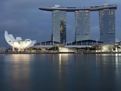 新加坡滨海湾金沙酒店，晚上