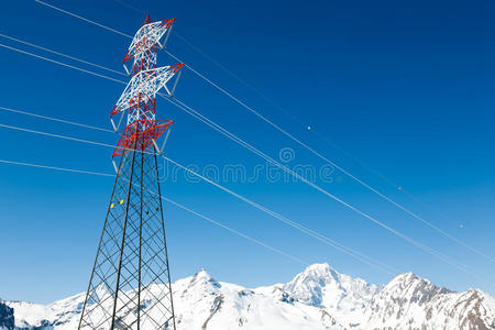 冬季山区高压输电线路