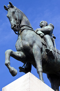 费迪南德福克斯元帅雕像在巴黎
