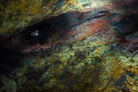 在火山内部照片