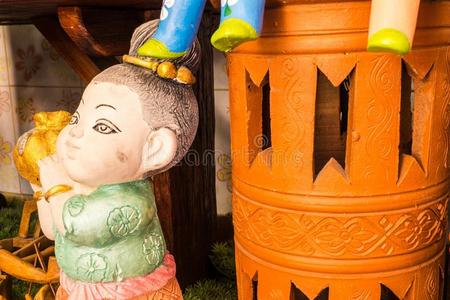 泰国微笑泥娃娃照片