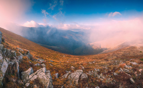 喀尔巴阡山雾谷