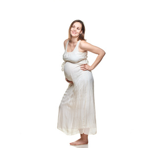 孕妇被隔绝在白色背景上