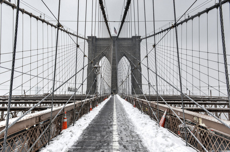 布鲁克林大桥，暴风雪纽约城