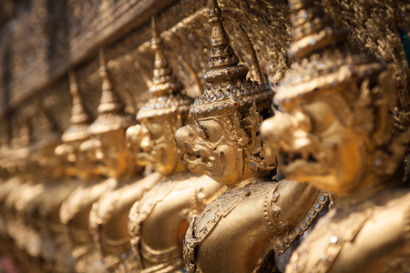 金嘎鲁达的玉佛寺在泰国曼谷