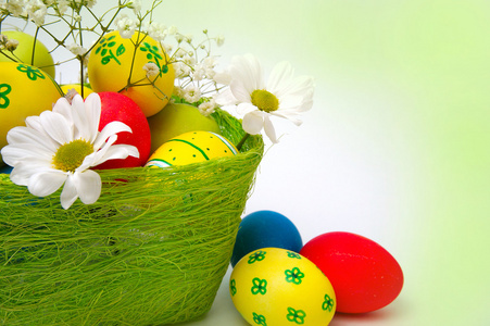 复活节彩蛋 篮子和鲜花