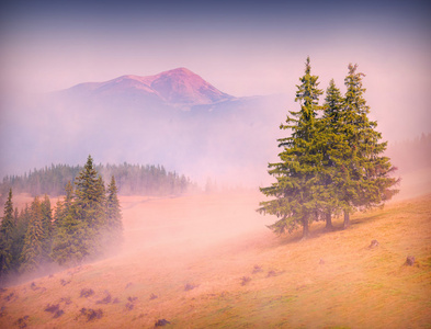 山朦胧风景