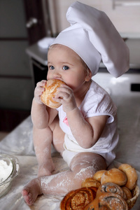 儿童厨师帽吃松饼
