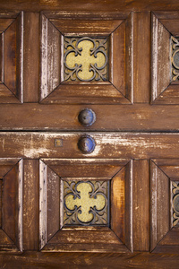 门环和木材玻璃门 caronno varesino 瓦雷泽意大利